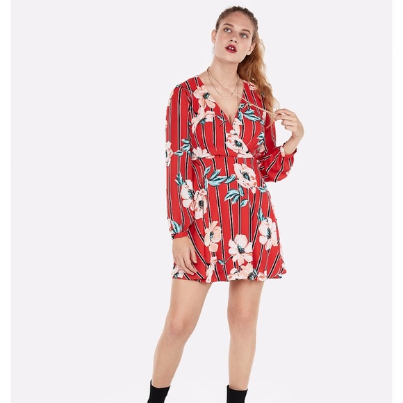 🌹Express Red Floral Fit and Flare Dress - Picture 2 of 6